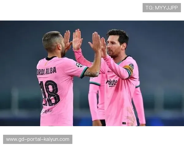 切尔西球迷高歌致敬前巴萨球星梅西 切尔西球迷高歌致敬前巴萨球星梅西